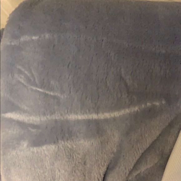 **HP**UGG Baby Blue Duffield Throw II - Picture 4 of 4